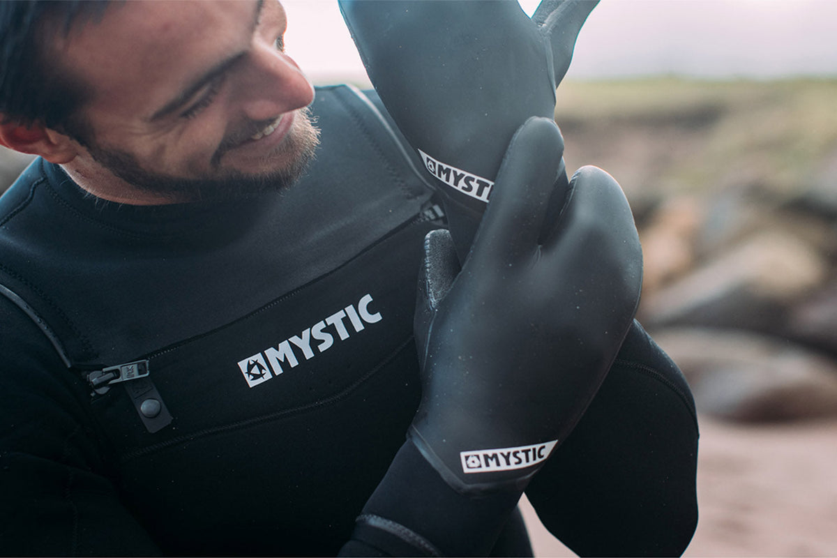 Mystic Supreme Glove 5mm Lobster 2022 Black image 3