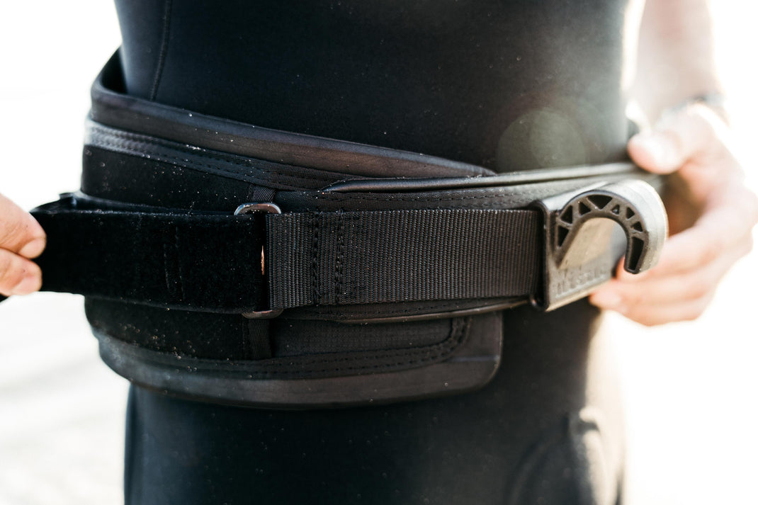 Mystic Majestic Wing Harness Black 2024 image 2