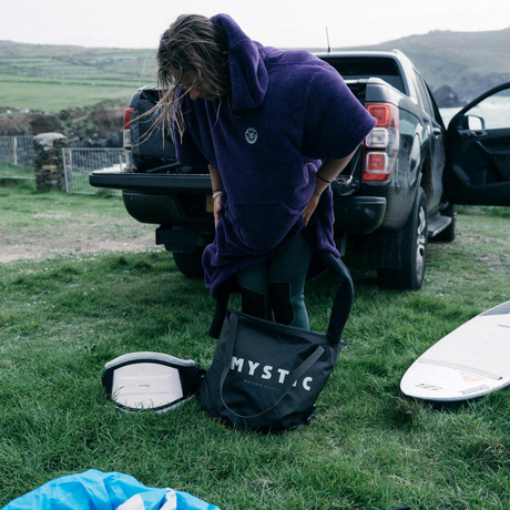 Happy Hour Wetsuit Changing Bucket - 2025 image 3